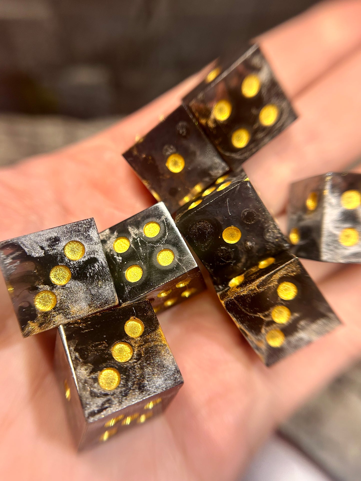 Smuggler's Gold 8-Piece D6 Dice Set