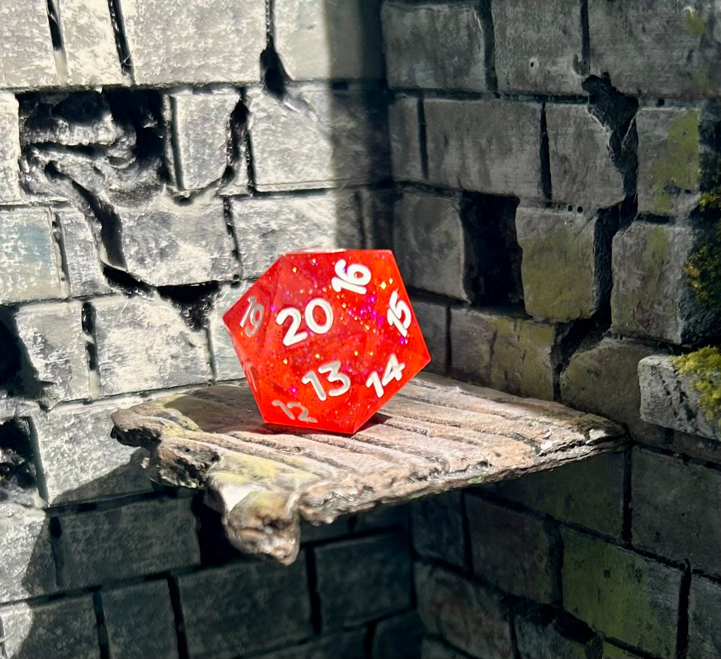 Red Sparkles 21mm Spindown d20