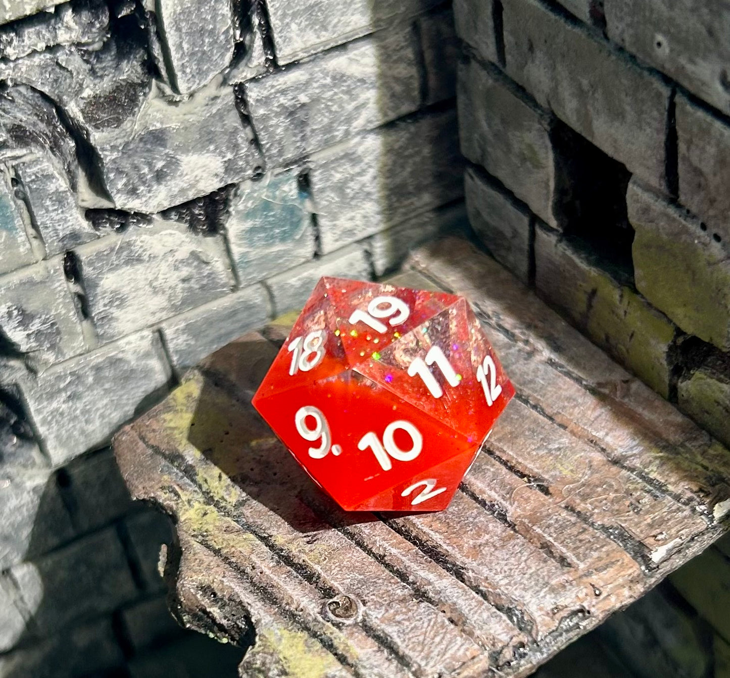 Red Sparkles 21mm Spindown d20