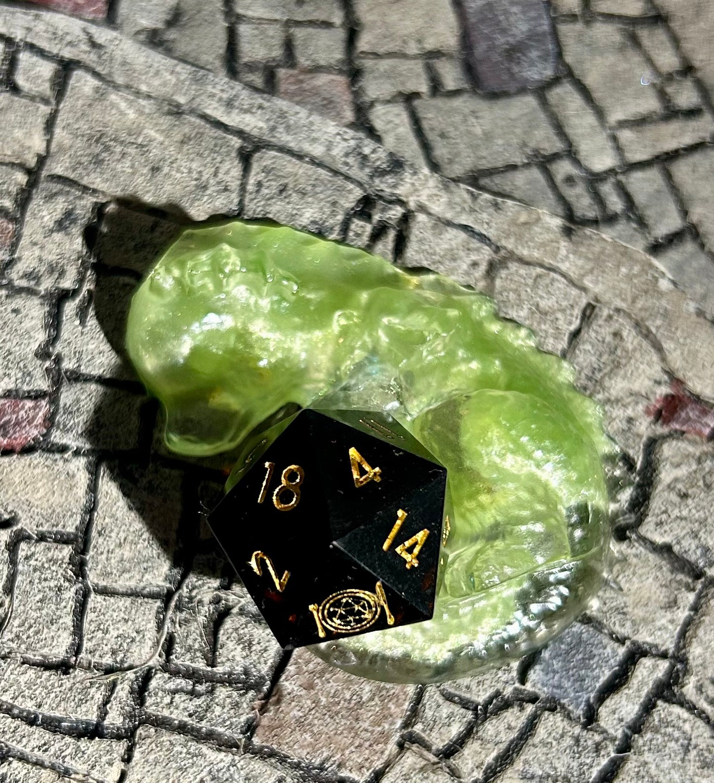 Green Left Facing Dice Guardian